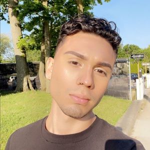 Meet your Posher, Enrique